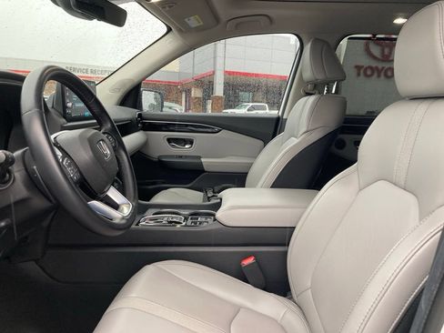 Used 2025 Honda Pilot Touring image 10