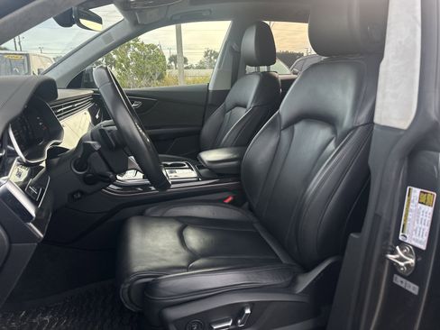 Used 2019 Audi Q8 Prestige w/ Luxury Package image 10
