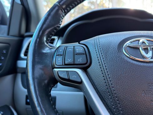 Used 2019 Toyota Highlander Limited Platinum image 23