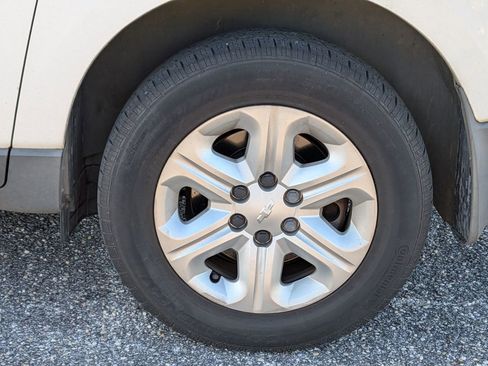 Used 2012 Chevrolet Traverse LS image 11