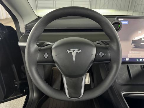 Used 2024 Tesla Model Y Performance AWD/4WD image 29