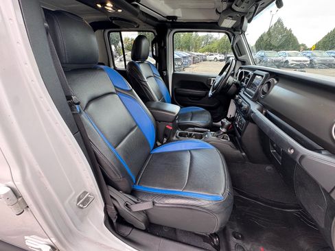 Used 2021 Jeep Gladiator Sport AWD/4WD image 10