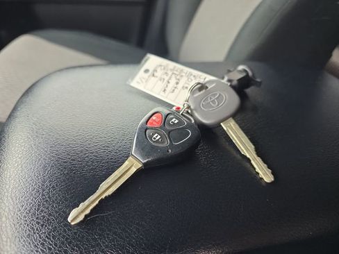 Used 2018 Toyota 4Runner SR5 image 30