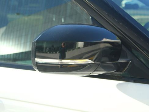 Used 2022 Land Rover Range Rover Sport HST image 14