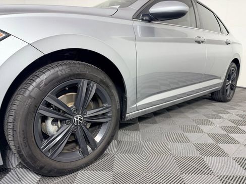 Used 2023 Volkswagen Jetta SE image 12
