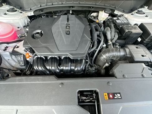 Used 2025 Hyundai Tucson SE FWD image 12