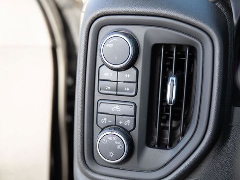 Used 2021 Chevrolet Silverado 1500 Custom Trail Boss image 17