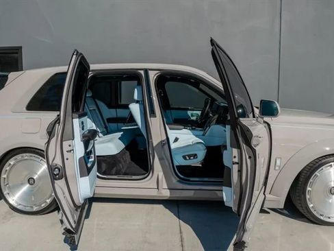 Used 2025 Rolls-Royce Cullinan Black Badge image 15