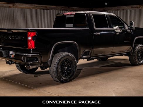 Used 2022 Chevrolet Silverado 2500 LTZ w/ LTZ Convenience Package image 9