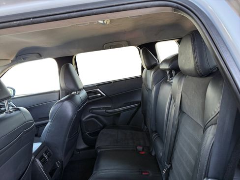 Used 2024 Mitsubishi Outlander SE FWD image 11