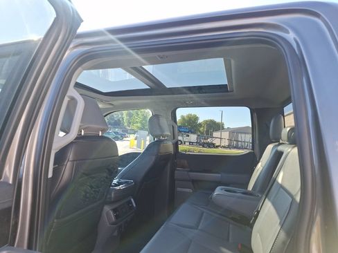 Used 2021 Ford F150 Lariat w/ Equipment Group 502A High AWD/4WD image 19