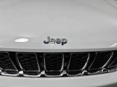Used 2023 Jeep Grand Cherokee 4WD 4xe image 9