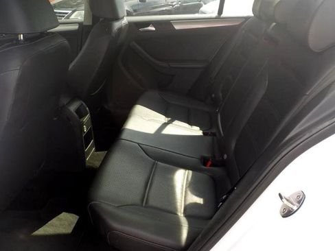 Used 2018 Volkswagen Jetta SE image 25