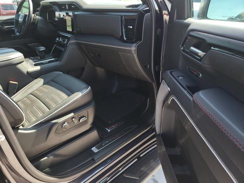 Used 2023 GMC Sierra 1500 AT4X AWD/4WD image 9