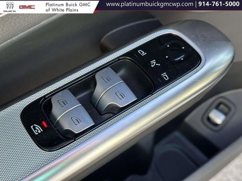 Used 2024 Mercedes-Benz GLC 300 4MATIC image 20