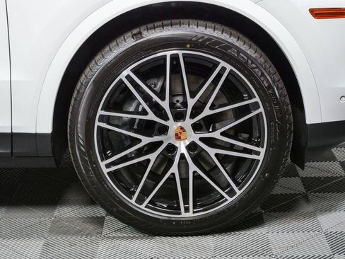 New 2026 Porsche Cayenne Coupe AWD/4WD image 40