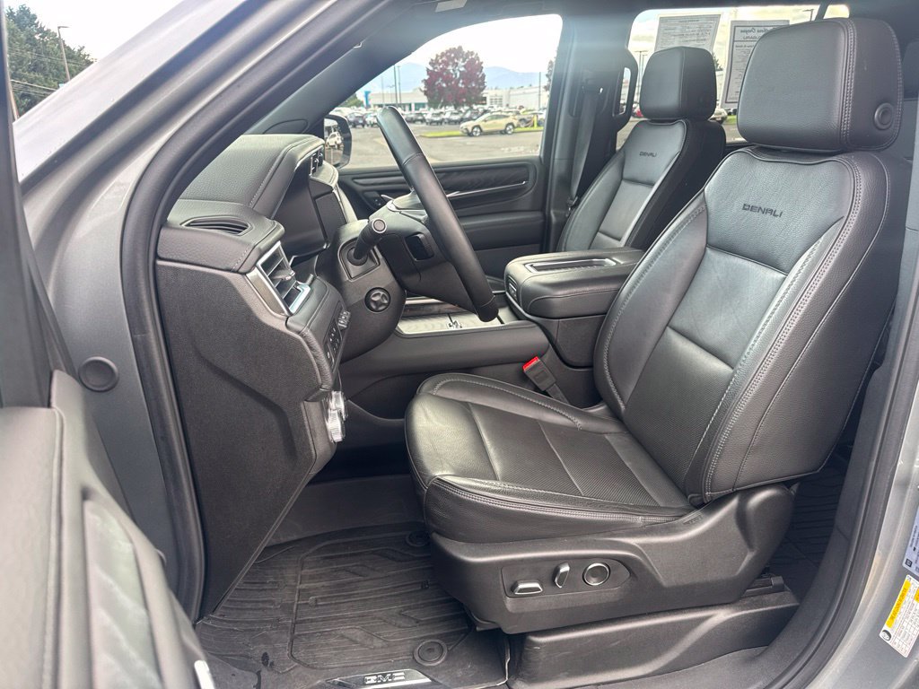 Used 2024 GMC Yukon XL Denali w/ LPO, Floor Liner Package AWD/4WD image 10