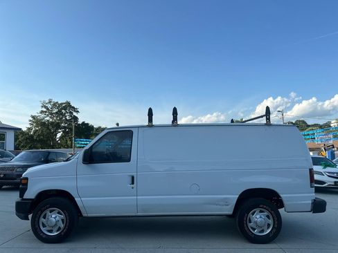 Used 2010 Ford E-350 and Econoline 350 Super Duty RWD image 4