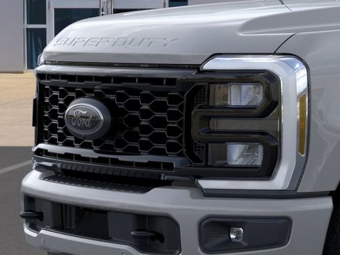 New 2026 Ford F250 Lariat w/ Black Appearance Package AWD/4WD image 17