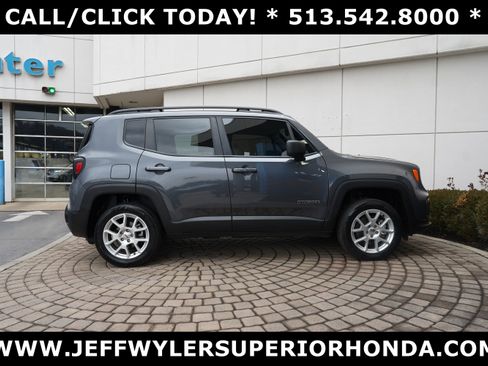 Used 2022 Jeep Renegade Latitude w/ Convenience Group image 2