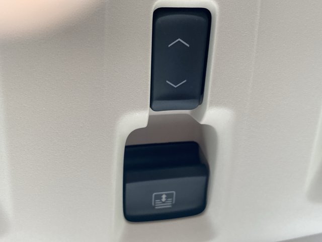 Used 2024 GMC Yukon XL Denali AWD/4WD image 41
