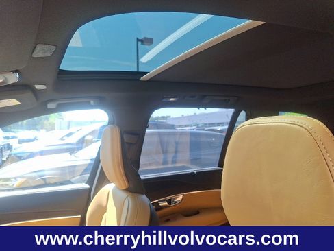 New 2025 Volvo XC90 T8 Ultra w/ Protection Package Premier image 15