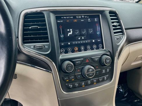 Used 2018 Jeep Grand Cherokee Limited RWD image 16