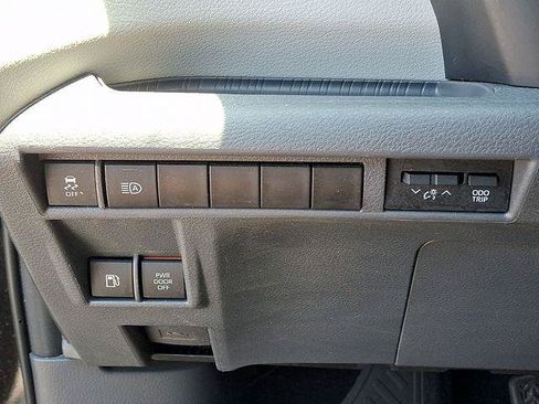 Certified 2021 Toyota Sienna XLE AWD/4WD image 24