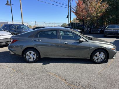 New 2026 Hyundai Elantra SE