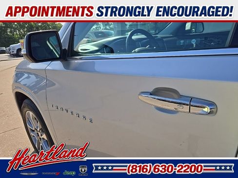 Used 2021 Chevrolet Traverse Premier AWD/4WD image 28