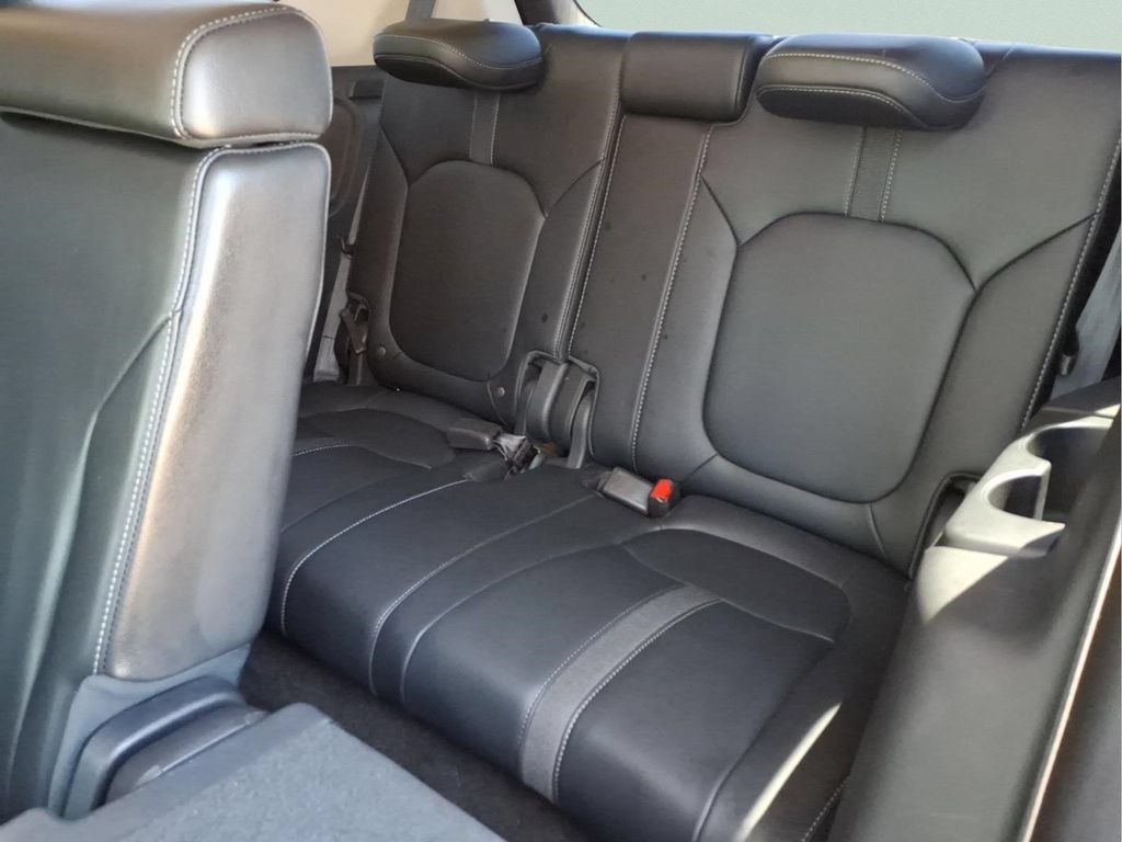 Used 2025 Honda Pilot EX-L image 16