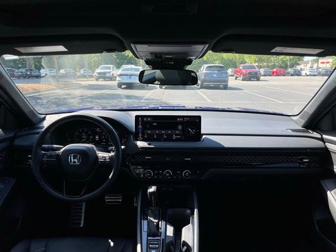 Used 2025 Honda Accord Sport image 9