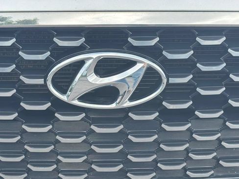 Used 2018 Hyundai Elantra GT FWD image 25
