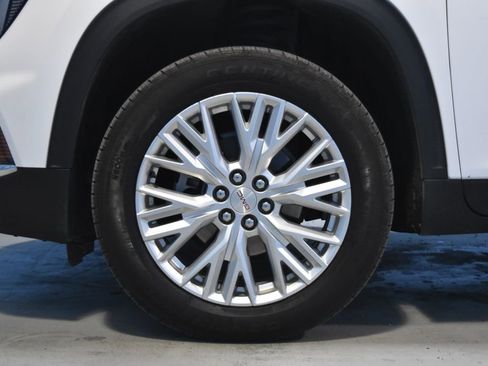 Used 2024 GMC Acadia Elevation image 25