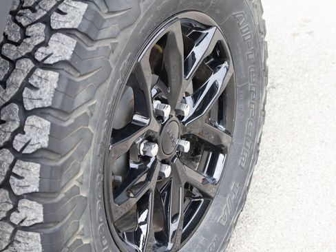 Used 2022 Jeep Gladiator Sport image 39