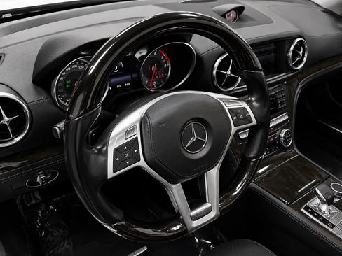 Used 2014 Mercedes-Benz SL 550 image 10