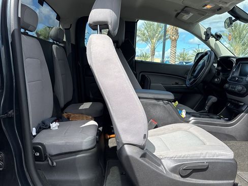 Used 2018 Chevrolet Colorado W/T w/ WT Convenience Package image 6