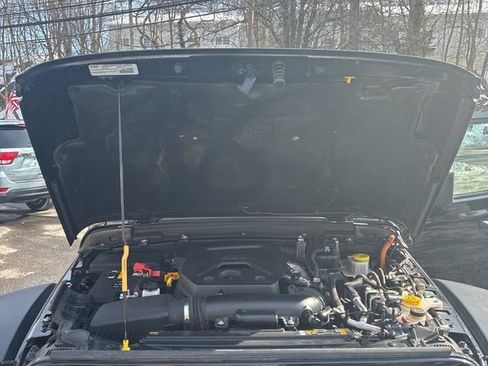 Used 2024 Jeep Wrangler Unlimited Rubicon 4xe image 35