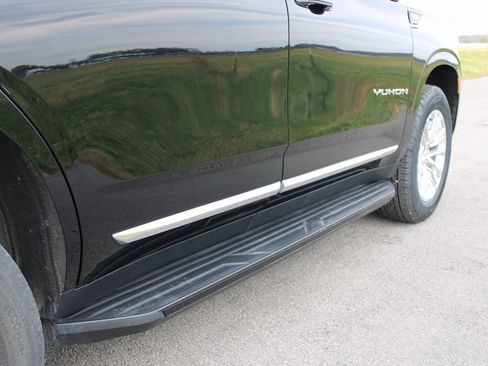 Used 2021 GMC Yukon SLT w/ SLT Premium Package image 43