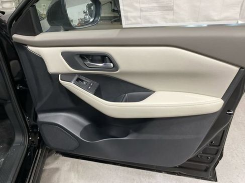 Certified 2025 Nissan Rogue SV AWD/4WD image 19