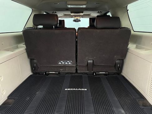 Used 2013 Cadillac Escalade ESV Platinum AWD/4WD image 17