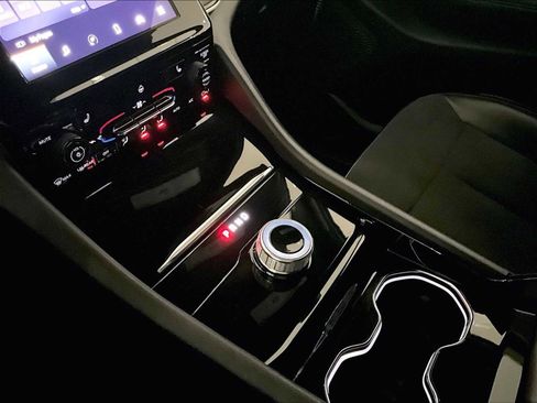 Used 2023 Jeep Grand Cherokee Altitude image 20