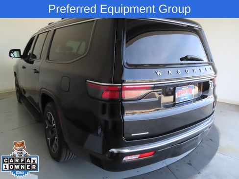 Used 2023 Jeep Wagoneer L Series III w/ Convenience Group I image 7