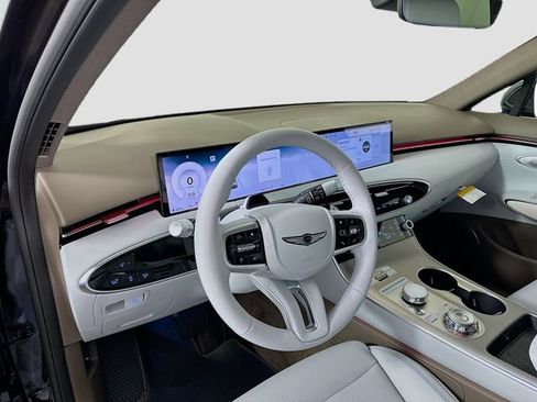 Certified 2026 Genesis GV70 2.5T Advanced AWD/4WD image 9