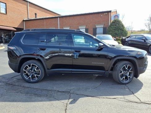 New 2026 Jeep Cherokee Overland image 2