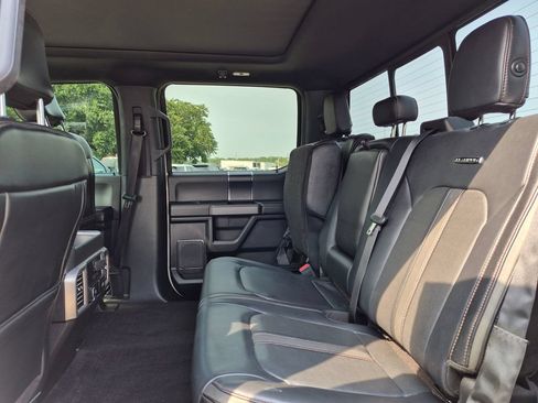 Used 2019 Ford F150 Platinum w/ Equipment Group 701A Luxury AWD/4WD image 34