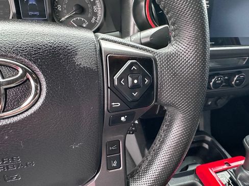 Used 2022 Toyota Tacoma TRD Off-Road AWD/4WD image 23