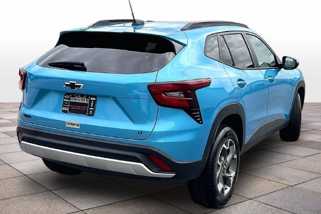 Used 2025 Chevrolet Trax LT w/ LT Convenience Package FWD image 14