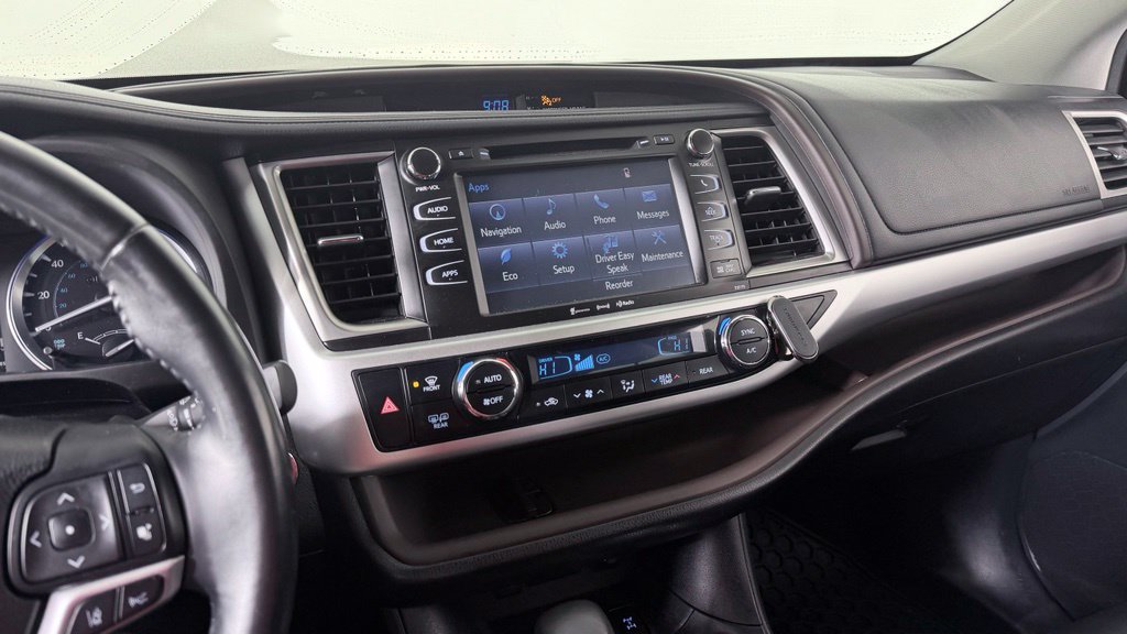 Used 2017 Toyota Highlander XLE AWD/4WD image 22