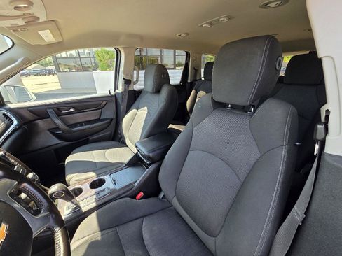 Used 2017 Chevrolet Traverse LT FWD image 35
